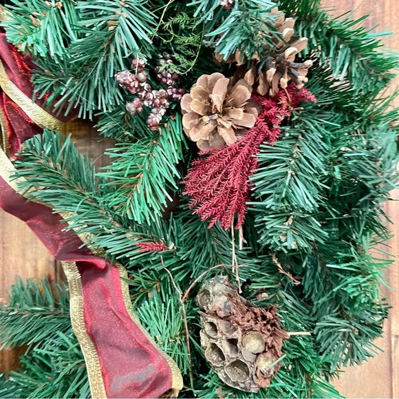 22” Artificial Classic Christmas Wreath With Burgundy And Gold Bow. - Picture 4 of 5